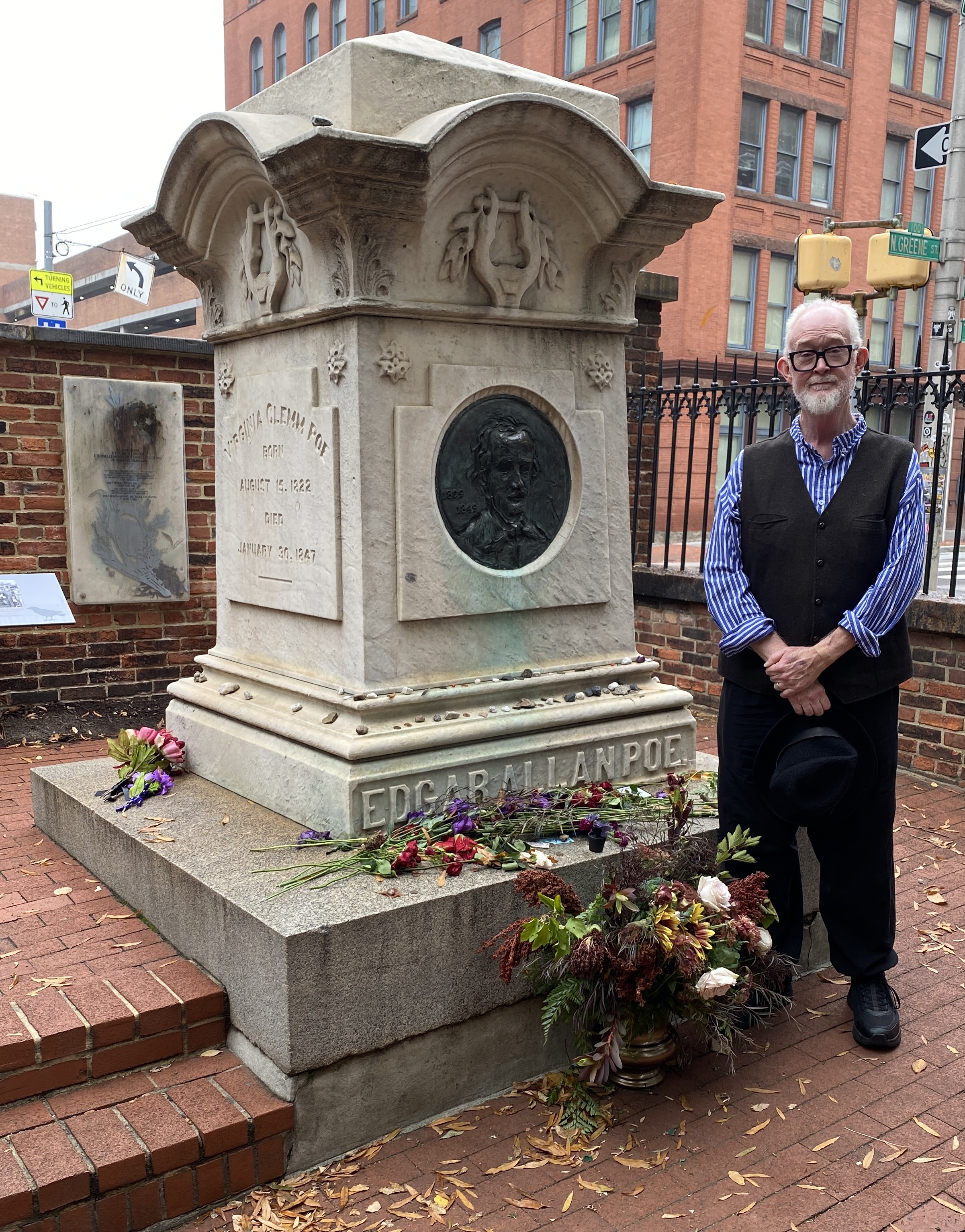 ARHL at Poe's grave