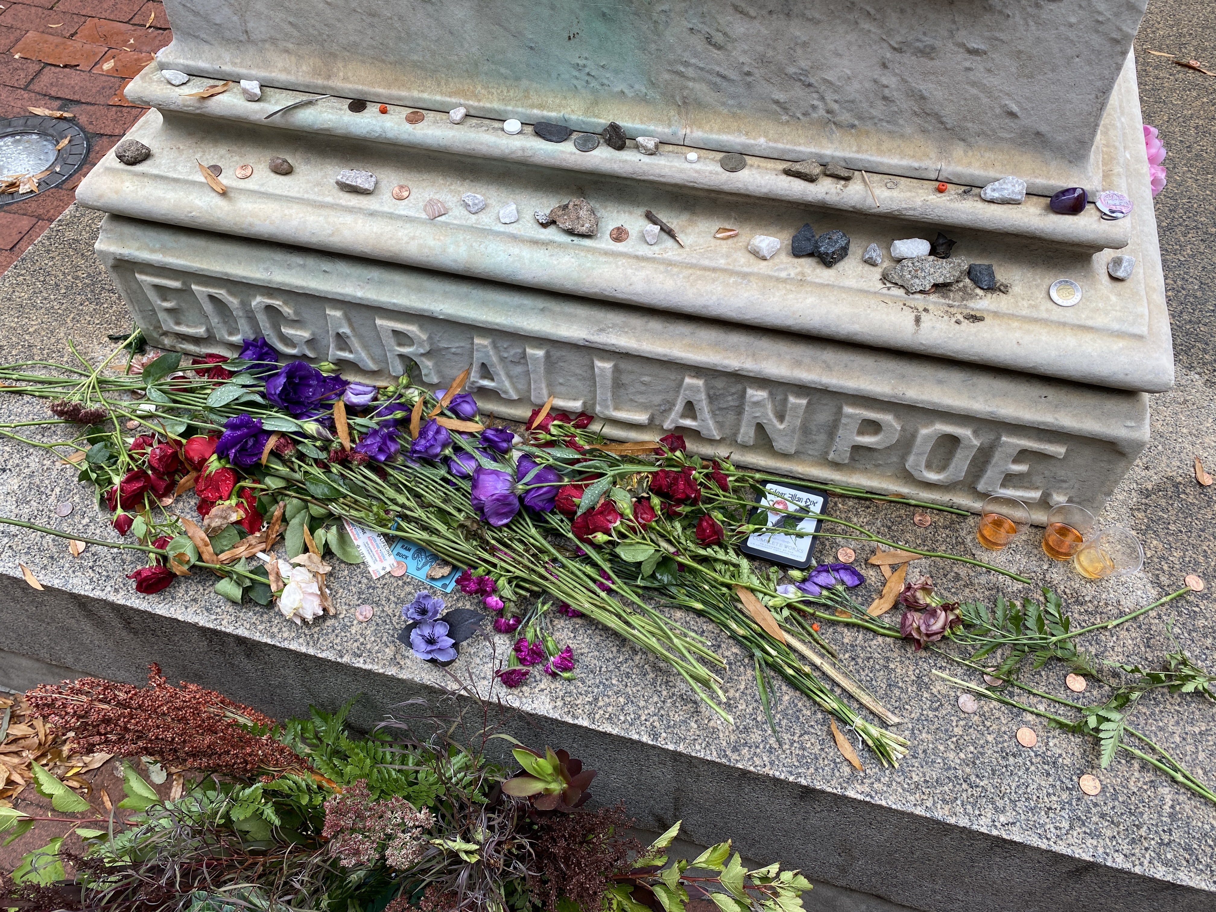 ARHL at Poe's grave